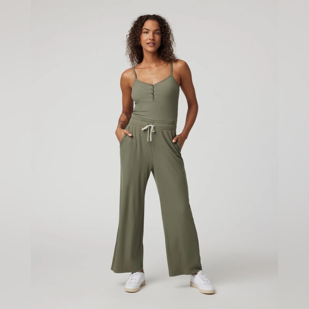 NWT Vuori Pose Henley Jumpsuit
